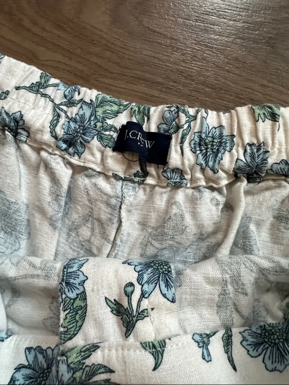JCrew linen blend shorts in floral pattern. Has pockets!
